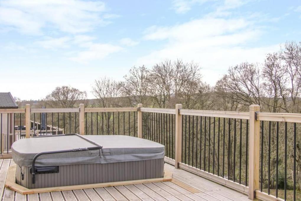 Fabulous Detached Lodge With Hot Tub Two Nights Minimum Stay Bridgnorth Dış mekan fotoğraf